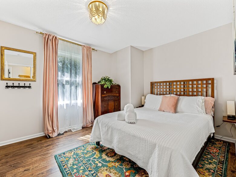 Modern Ridgeview Escape near Asheville - Horse Shoe, North Carolina