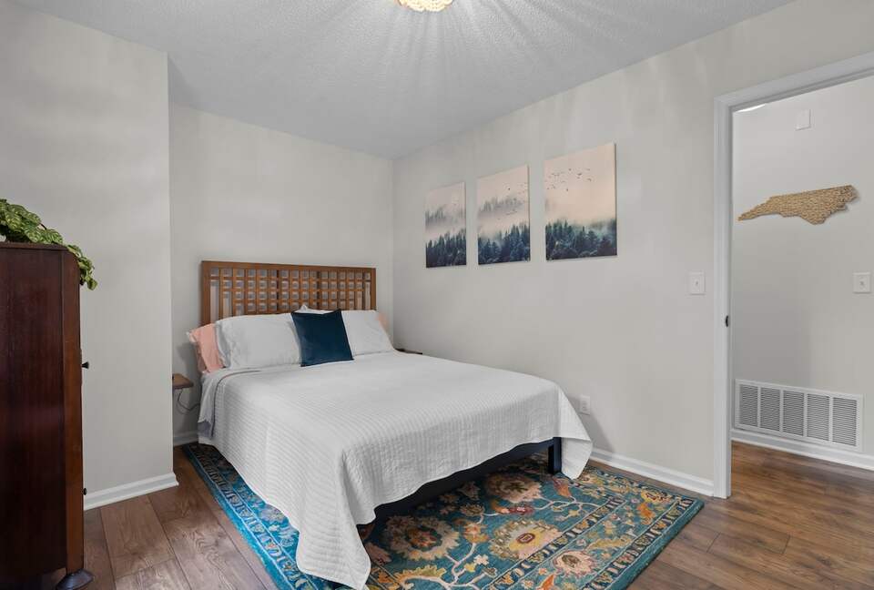 Modern Ridgeview Escape near Asheville - Horse Shoe, North Carolina