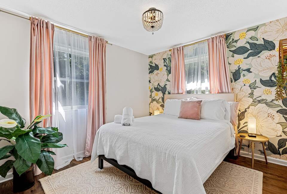 Modern Ridgeview Escape near Asheville - Horse Shoe, North Carolina