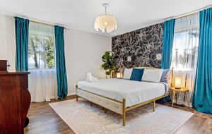 Modern Ridgeview Escape near Asheville - Horse Shoe, North Carolina