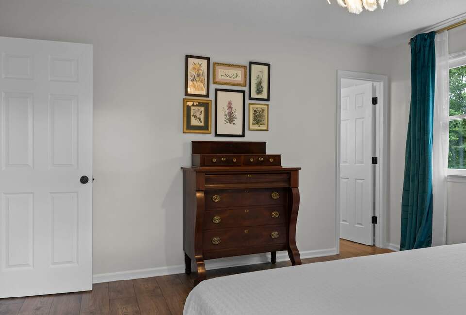 Modern Ridgeview Escape near Asheville - Horse Shoe, North Carolina