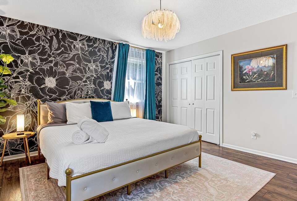 Modern Ridgeview Escape near Asheville - Horse Shoe, North Carolina