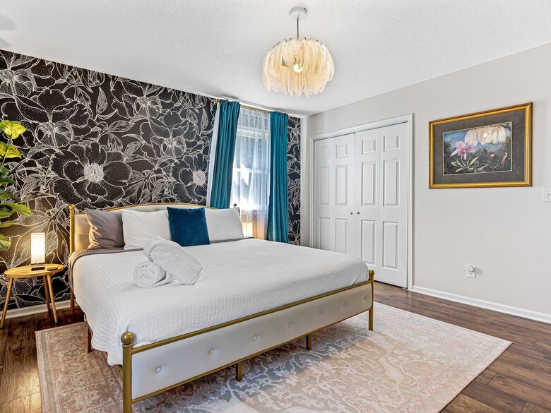 Modern Ridgeview Escape near Asheville - Horse Shoe, North Carolina