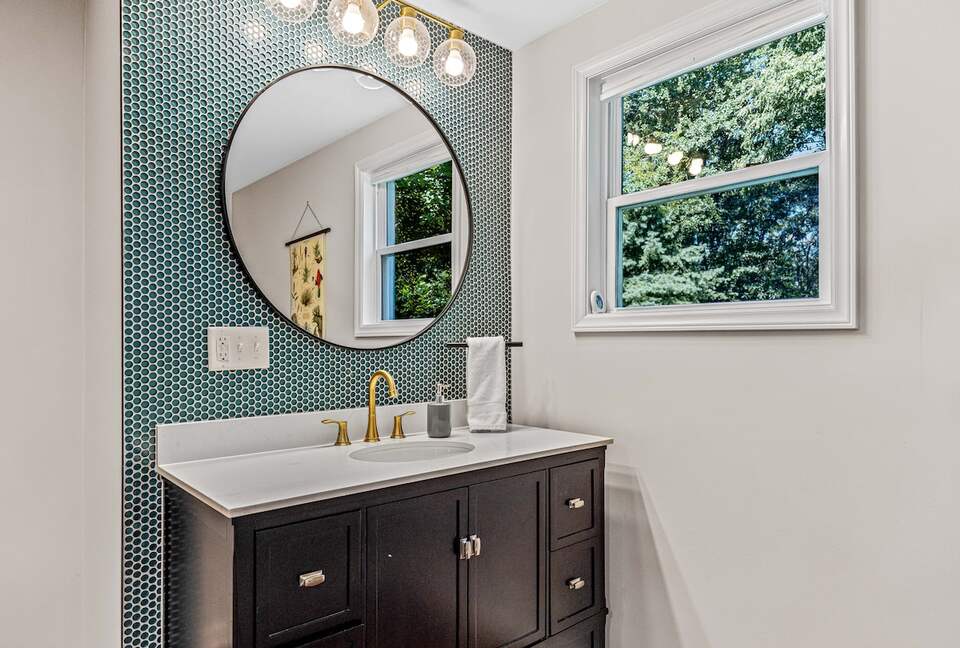 Modern Ridgeview Escape near Asheville - Horse Shoe, North Carolina