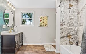 Modern Ridgeview Escape near Asheville - Horse Shoe, North Carolina