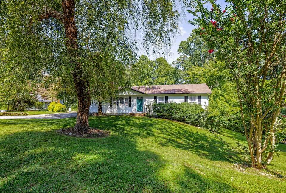 Modern Ridgeview Escape near Asheville - Horse Shoe, North Carolina