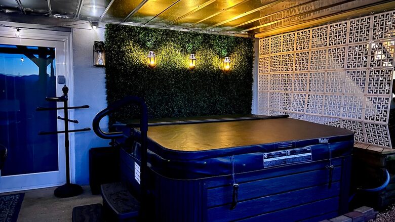 Modern Ridgeview Escape near Asheville - Horse Shoe, North Carolina