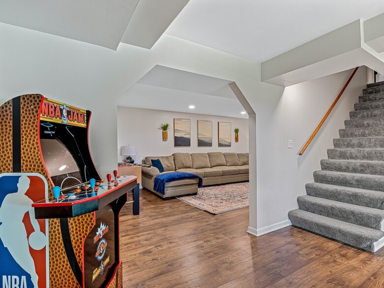 Modern Ridgeview Escape near Asheville - Horse Shoe, North Carolina