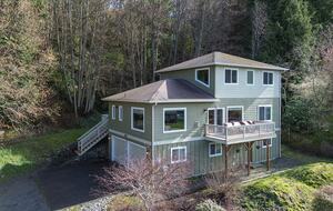 Deer Springs Retreat - Port Angeles, Washington