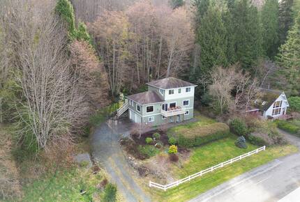 Deer Springs Retreat - Port Angeles, Washington