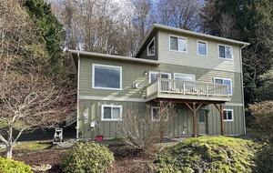 Deer Springs Retreat - Port Angeles, Washington