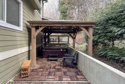 Deer Springs Retreat - Port Angeles, Washington