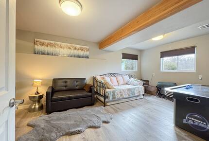 Deer Springs Retreat - Port Angeles, Washington