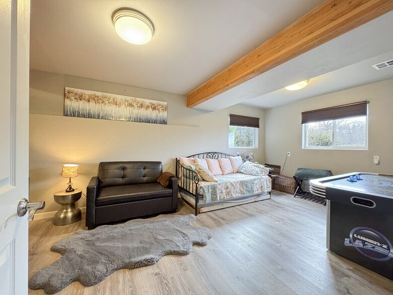 Deer Springs Retreat - Port Angeles, Washington