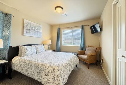 Deer Springs Retreat - Port Angeles, Washington