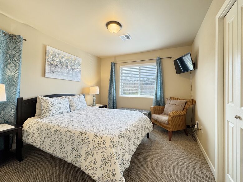 Deer Springs Retreat - Port Angeles, Washington