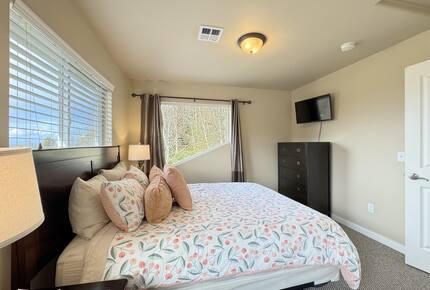 Deer Springs Retreat - Port Angeles, Washington