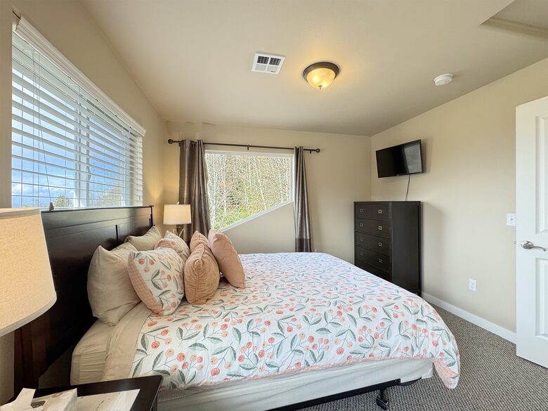 Deer Springs Retreat - Port Angeles, Washington