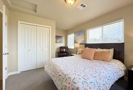 Deer Springs Retreat - Port Angeles, Washington