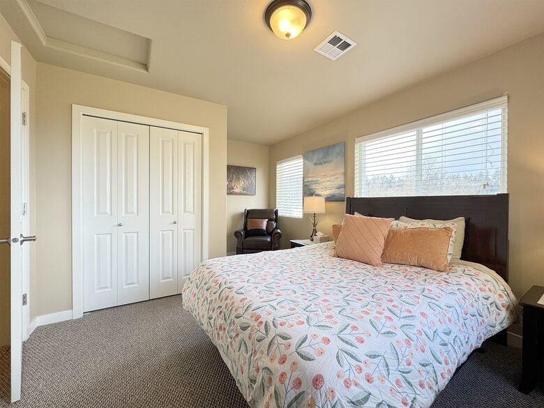 Deer Springs Retreat - Port Angeles, Washington