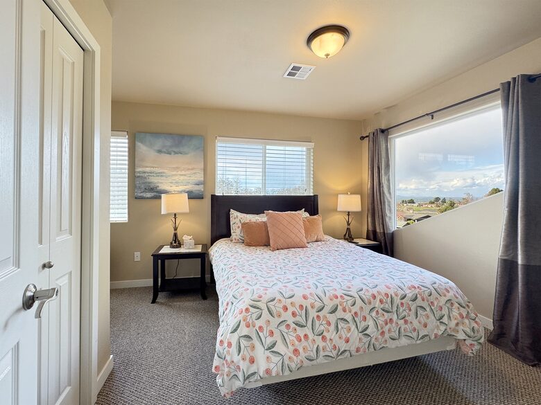 Deer Springs Retreat - Port Angeles, Washington