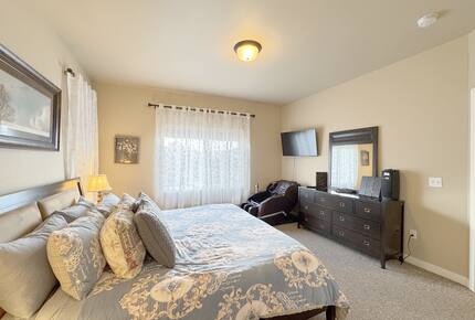 Deer Springs Retreat - Port Angeles, Washington