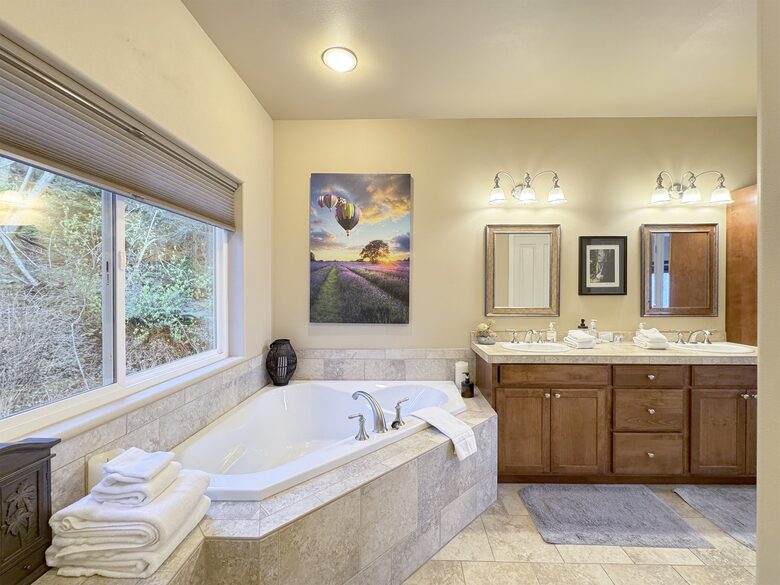 Deer Springs Retreat - Port Angeles, Washington