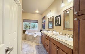 Deer Springs Retreat - Port Angeles, Washington