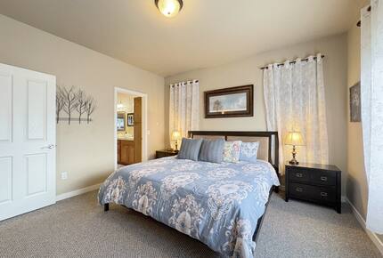 Deer Springs Retreat - Port Angeles, Washington