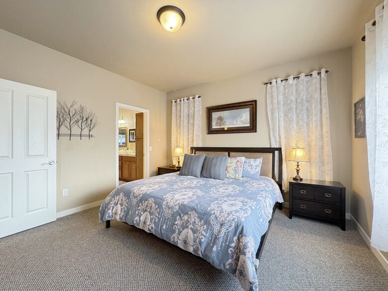 Deer Springs Retreat - Port Angeles, Washington