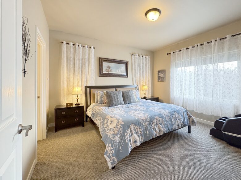 Deer Springs Retreat - Port Angeles, Washington