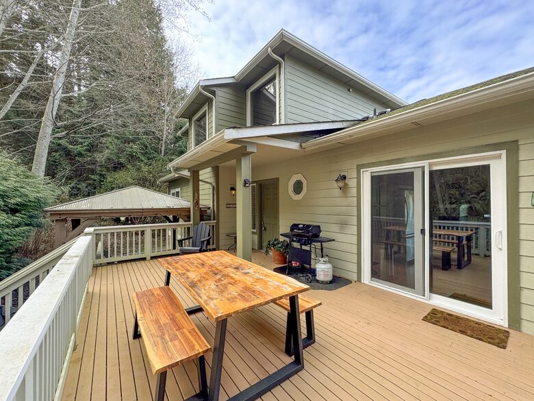 Deer Springs Retreat - Port Angeles, Washington