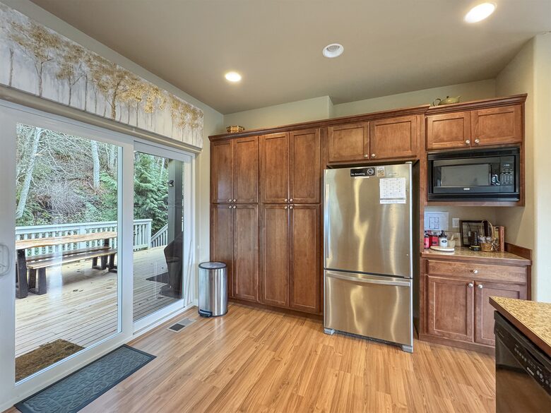 Deer Springs Retreat - Port Angeles, Washington