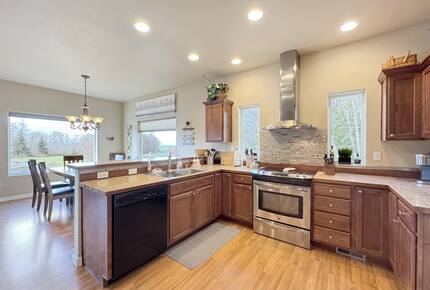 Deer Springs Retreat - Port Angeles, Washington