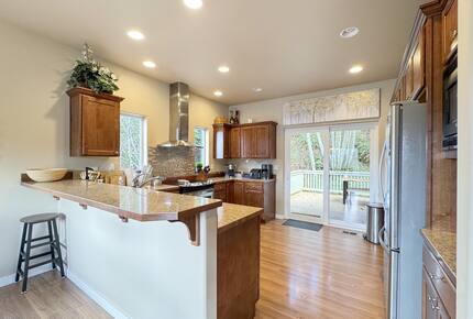 Deer Springs Retreat - Port Angeles, Washington