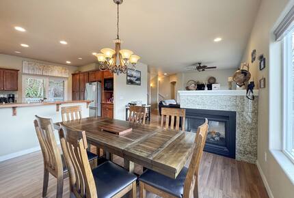 Deer Springs Retreat - Port Angeles, Washington