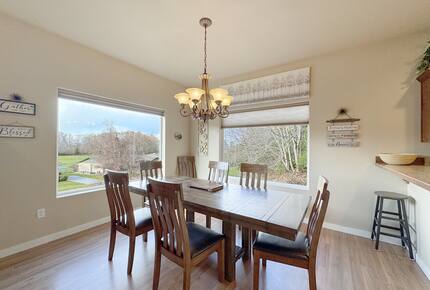 Deer Springs Retreat - Port Angeles, Washington