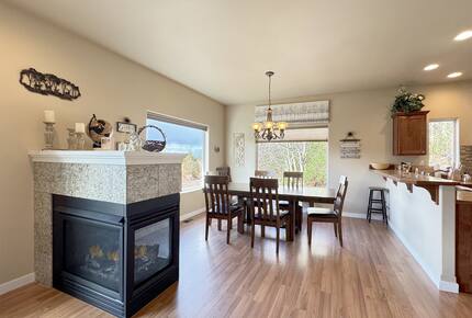 Deer Springs Retreat - Port Angeles, Washington