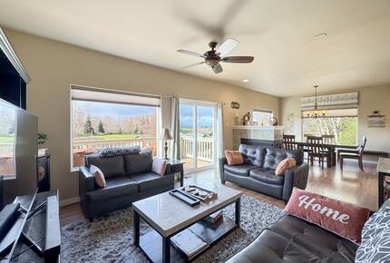 Deer Springs Retreat - Port Angeles, Washington