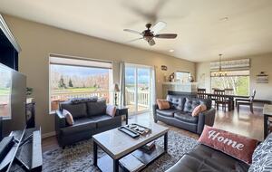 Deer Springs Retreat - Port Angeles, Washington