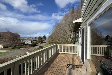 Deer Springs Retreat - Port Angeles, Washington