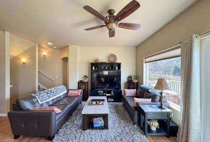 Deer Springs Retreat - Port Angeles, Washington