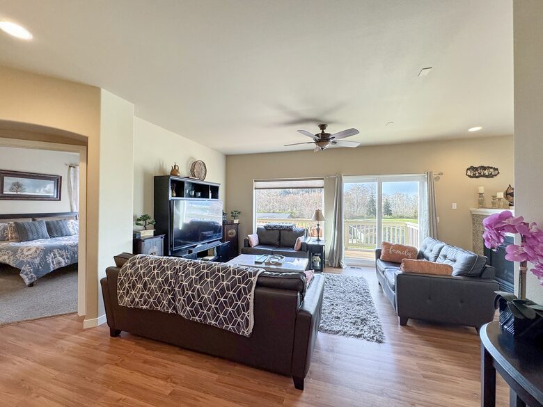 Deer Springs Retreat - Port Angeles, Washington