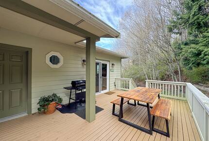 Deer Springs Retreat - Port Angeles, Washington