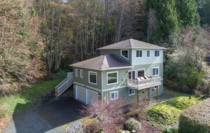 Deer Springs Retreat - Port Angeles, Washington