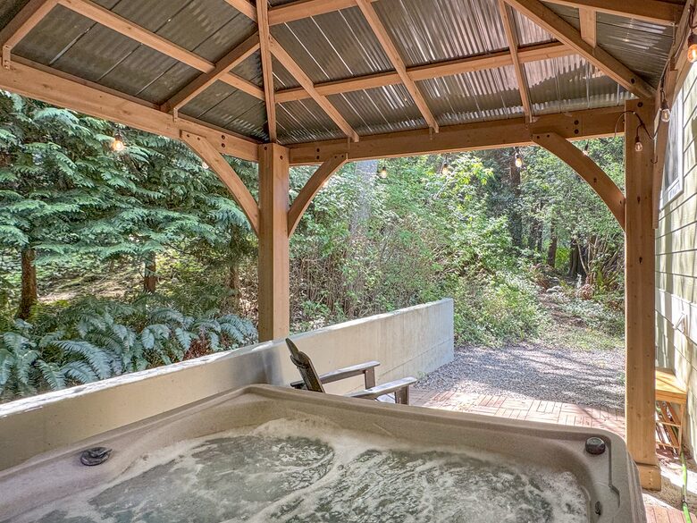 Deer Springs Retreat - Port Angeles, Washington