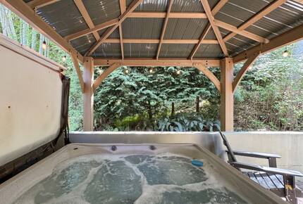 Deer Springs Retreat - Port Angeles, Washington