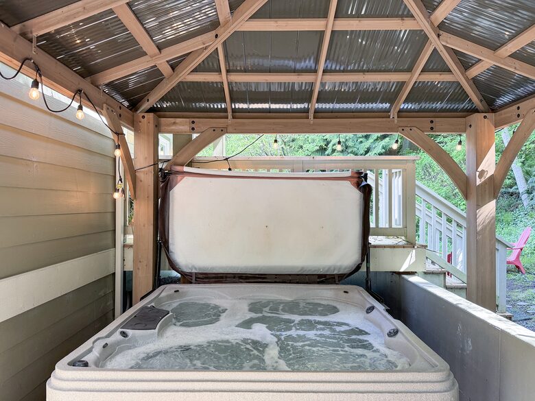 Deer Springs Retreat - Port Angeles, Washington