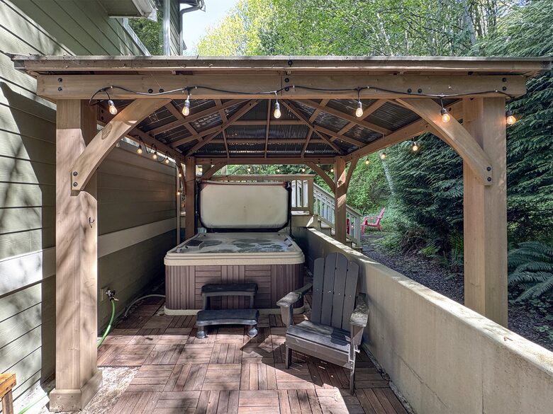 Deer Springs Retreat - Port Angeles, Washington