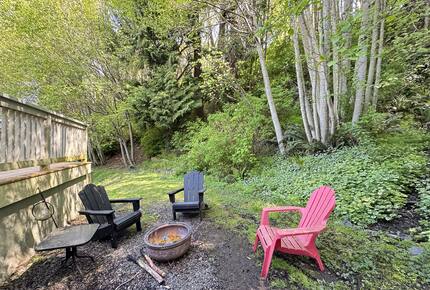 Deer Springs Retreat - Port Angeles, Washington